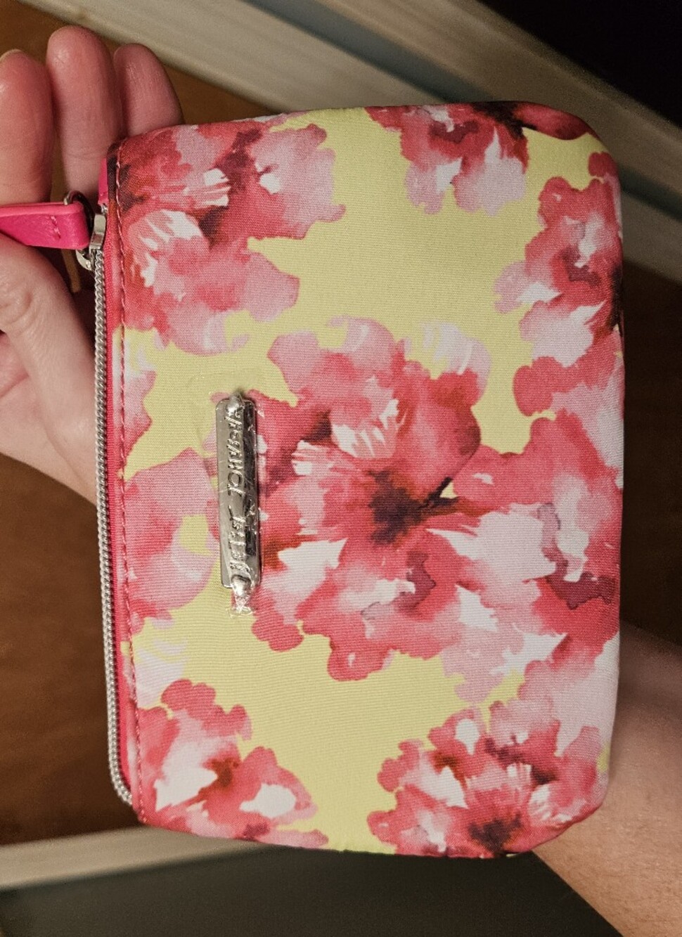 Betsey Johnson NWOT Zipper Pouch - Picture 15 of 15